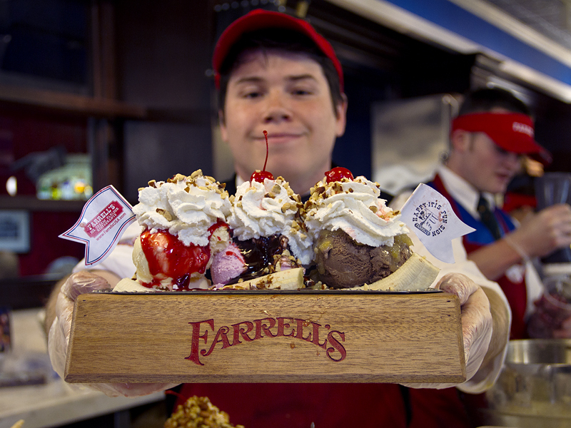 Restaurant Review: Farrell's Ice Cream Parlor - Highlander