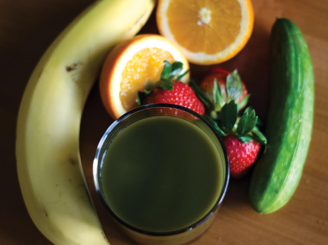 image of juice and fruits