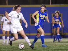 sports.UCRHawaiiWomensSoccer.06.BrittanyMata.CMYK.jl