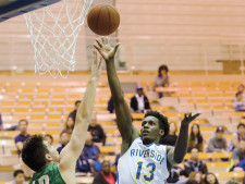 sports.UCRPointLomaNazareneMensBasketball.04.EricRwahwire.CMYK.jl
