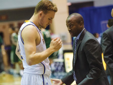 sports.UCRPointLomaNazareneMensBasketball.08.RobertBoezeman.CMYK.jl