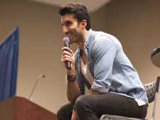 features-justinbaldoni-09-yk