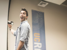 features-justinbaldoni-03-bc