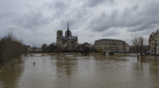 Sports_Olympics_river seine_via Alessandro Traini_curtesy of freepik