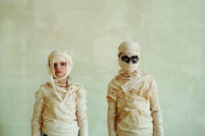 diy mummy costume (Courtesy of Pexels)