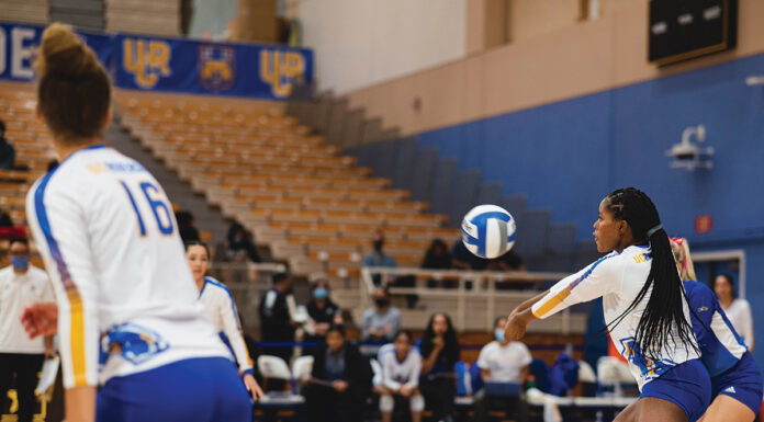 Women’s volleyball lose in straight sets against UC Davis